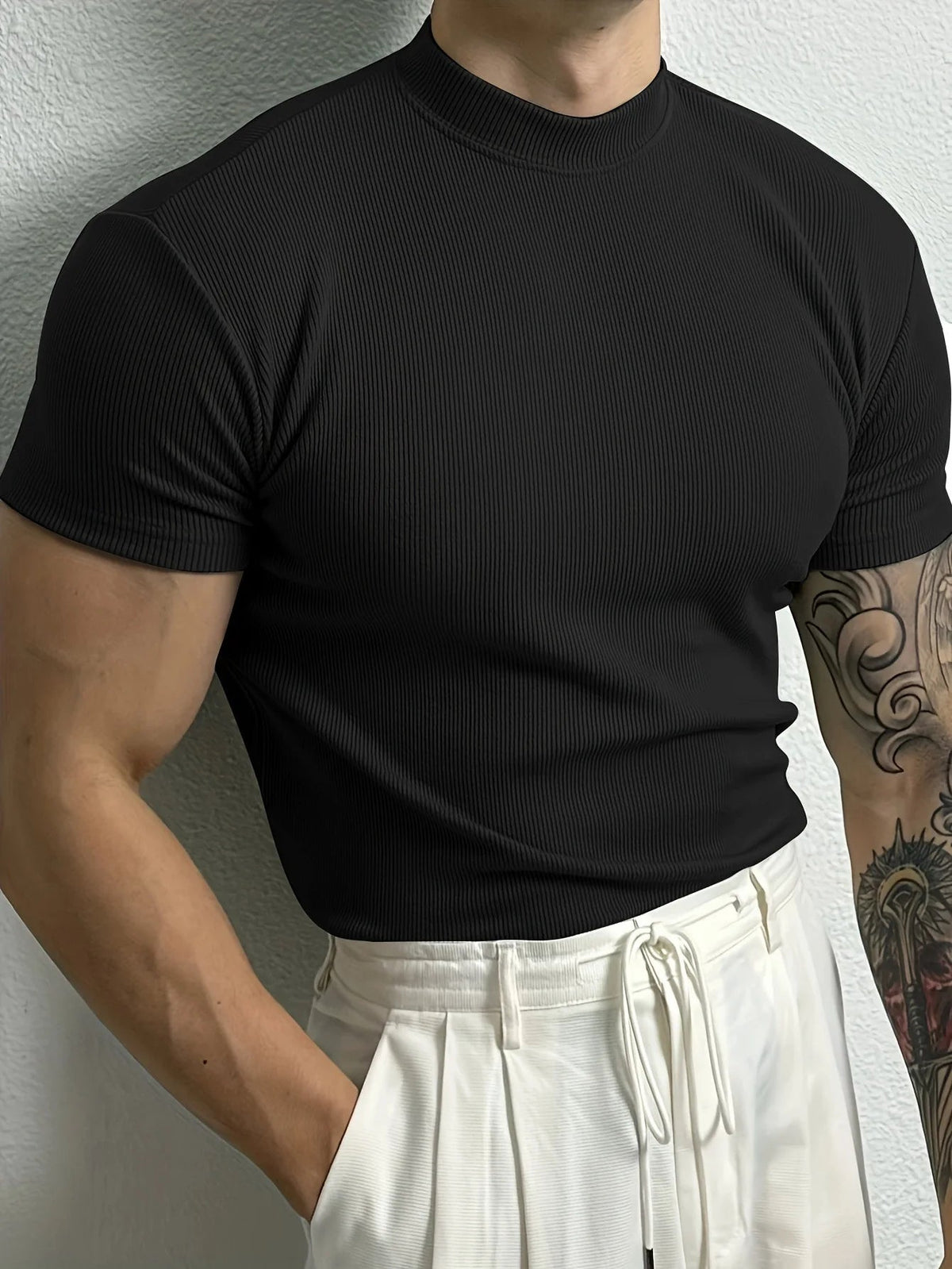 LEO Funnel Neck Essential Knit Tee